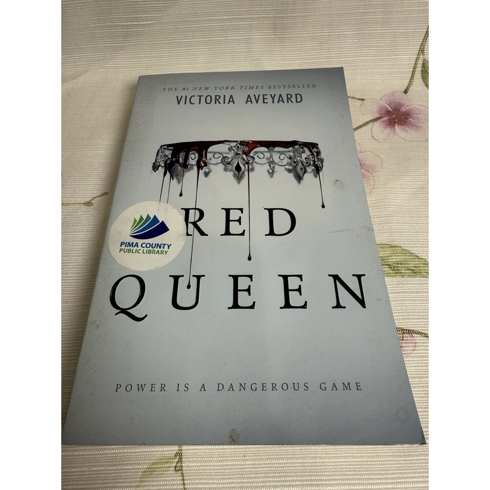 Red Queen Victoria Aveyard Paperback 2016 Scholastic YA Fantasy Novel